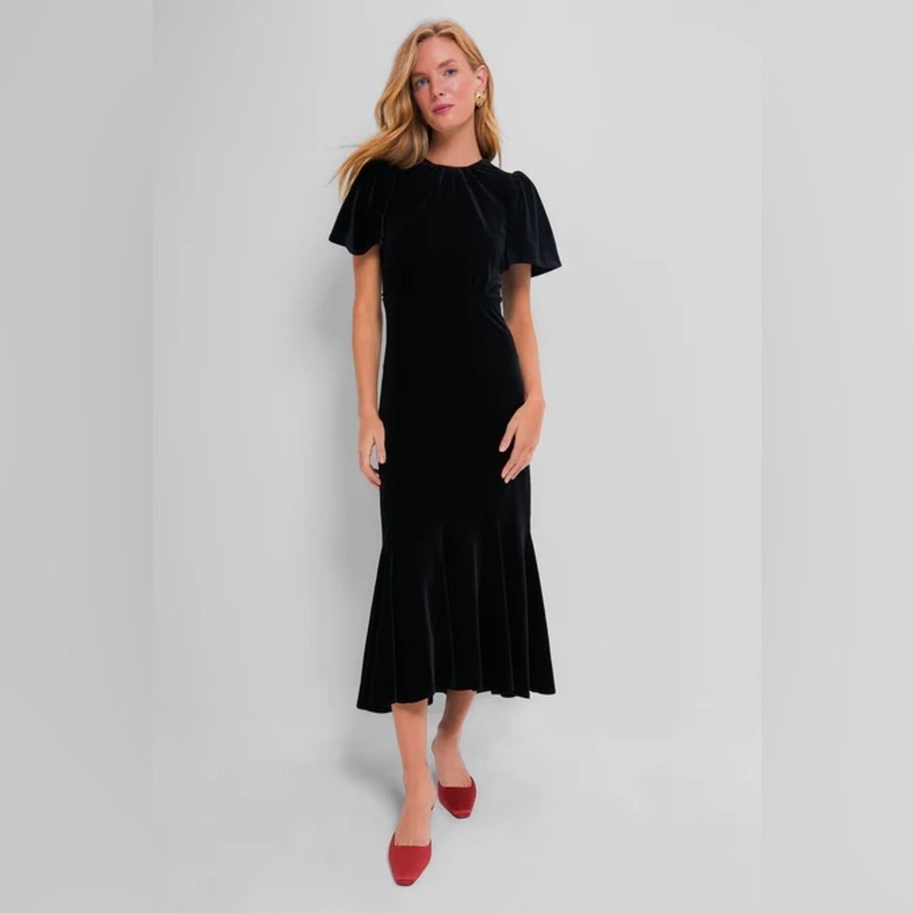 Tuckernuck Short Sleeved Black Velvet Elodie Midi Dress — Size Medium — NWT